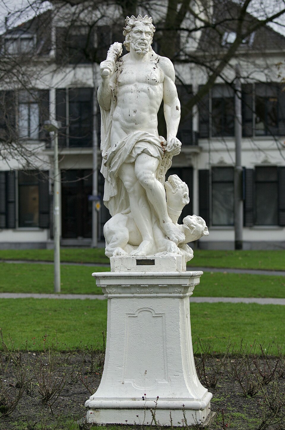 Tuinbeeld Pluto