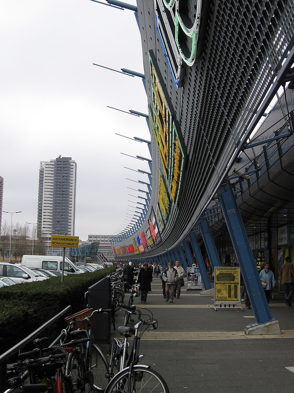 Alexandrium Shopping Center