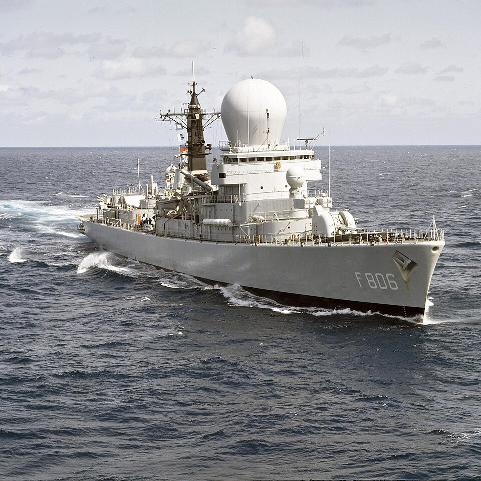 Navigatiebrug HNLMS De Ruyter