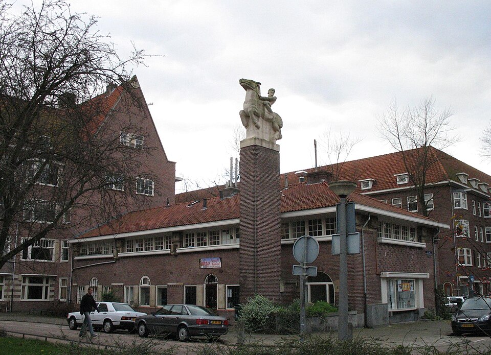 Van Tuyll van Serooskerkenplein