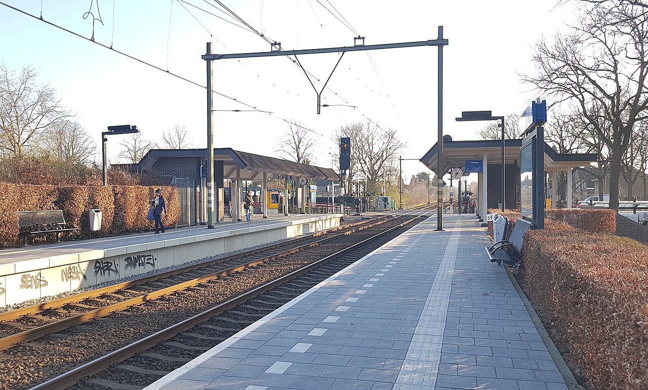 Station Oss West