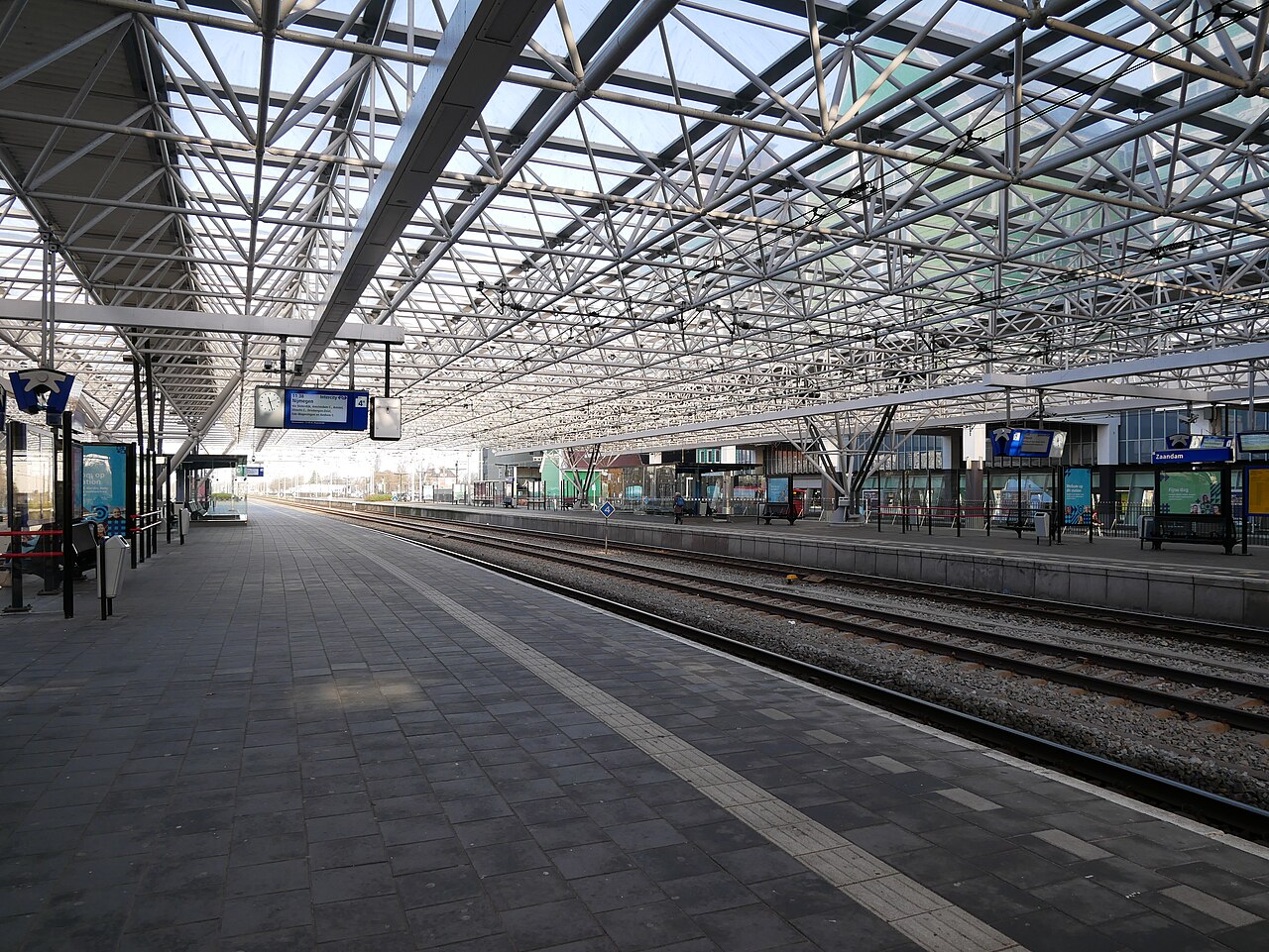 Station Zaandam